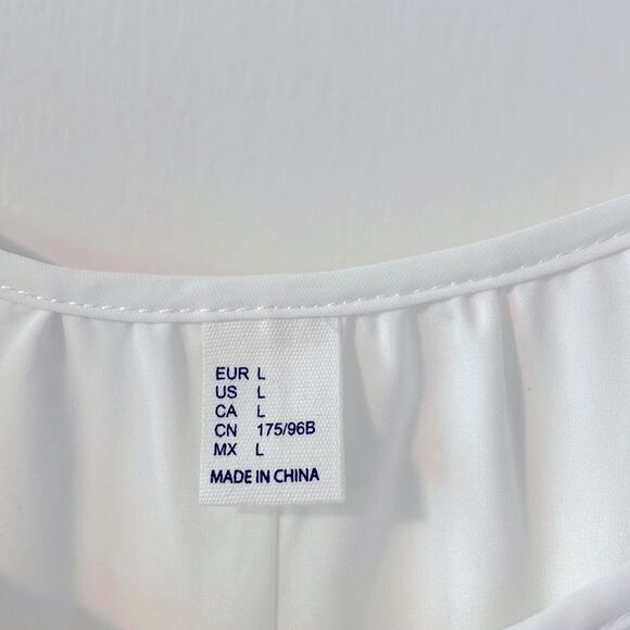 White dress with lace, spaghetti straps, and lining, new without tags - Picture 11 of 13